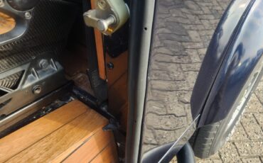 Land-Rover-Defender-1996-SUV-31