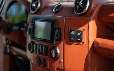 Land-Rover-Defender-1996-SUV-33