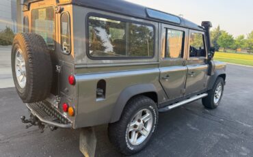 Land-Rover-Defender-1996-SUV-33