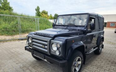 Land-Rover-Defender-1996-SUV