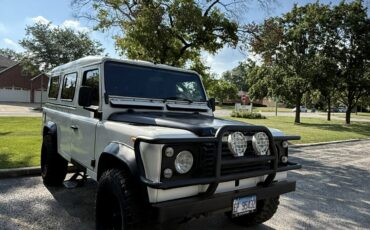 Land-Rover-Defender-1996-SUV