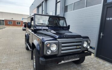 Land-Rover-Defender-1996-SUV-4