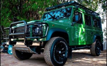 Land-Rover-Defender-1996-SUV-4