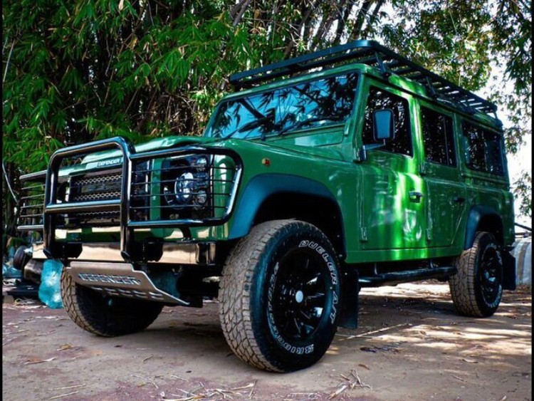 Land-Rover-Defender-1996-SUV-4