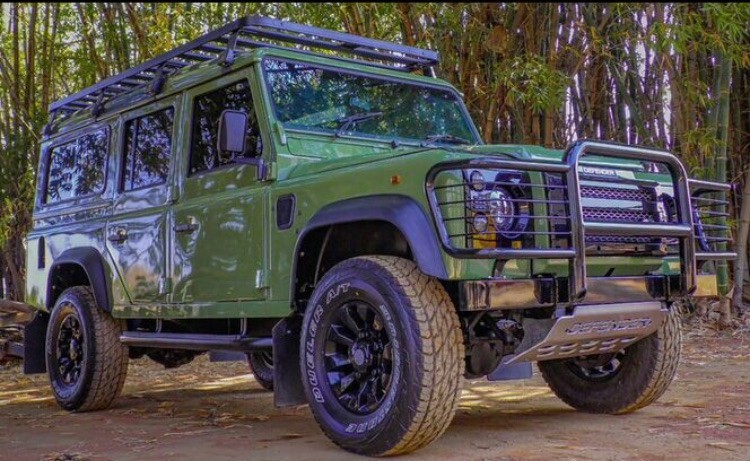 Land-Rover-Defender-1996-SUV