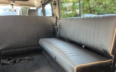 Land-Rover-Defender-1996-SUV-5