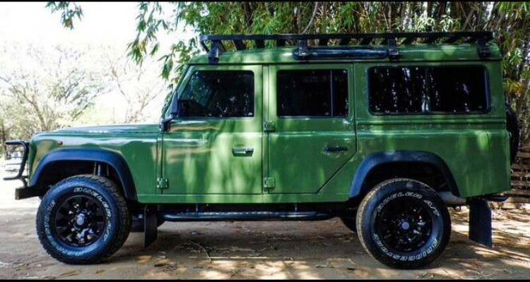 Land-Rover-Defender-1996-SUV-5