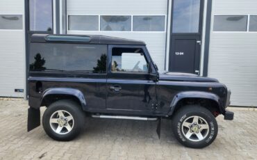 Land-Rover-Defender-1996-SUV-6