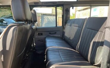 Land-Rover-Defender-1996-SUV-6