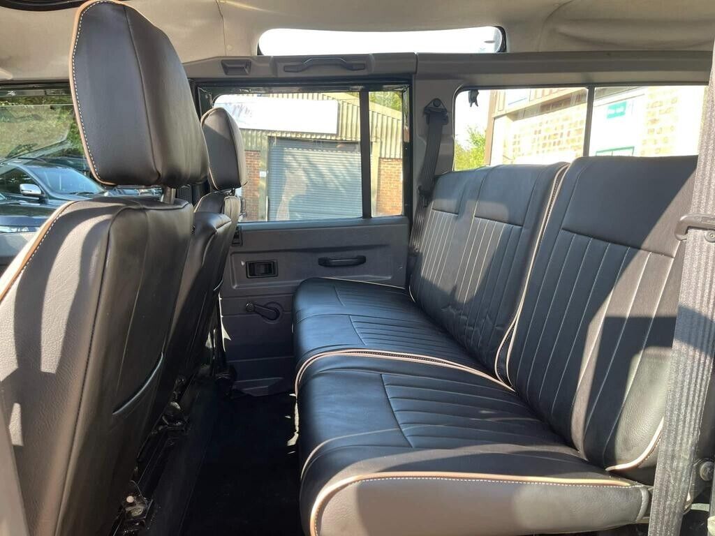 Land-Rover-Defender-1996-SUV-6