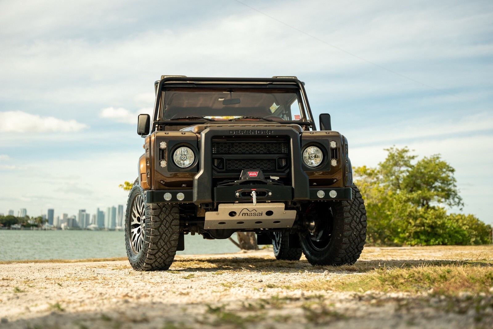 Land-Rover-Defender-1996-SUV-6