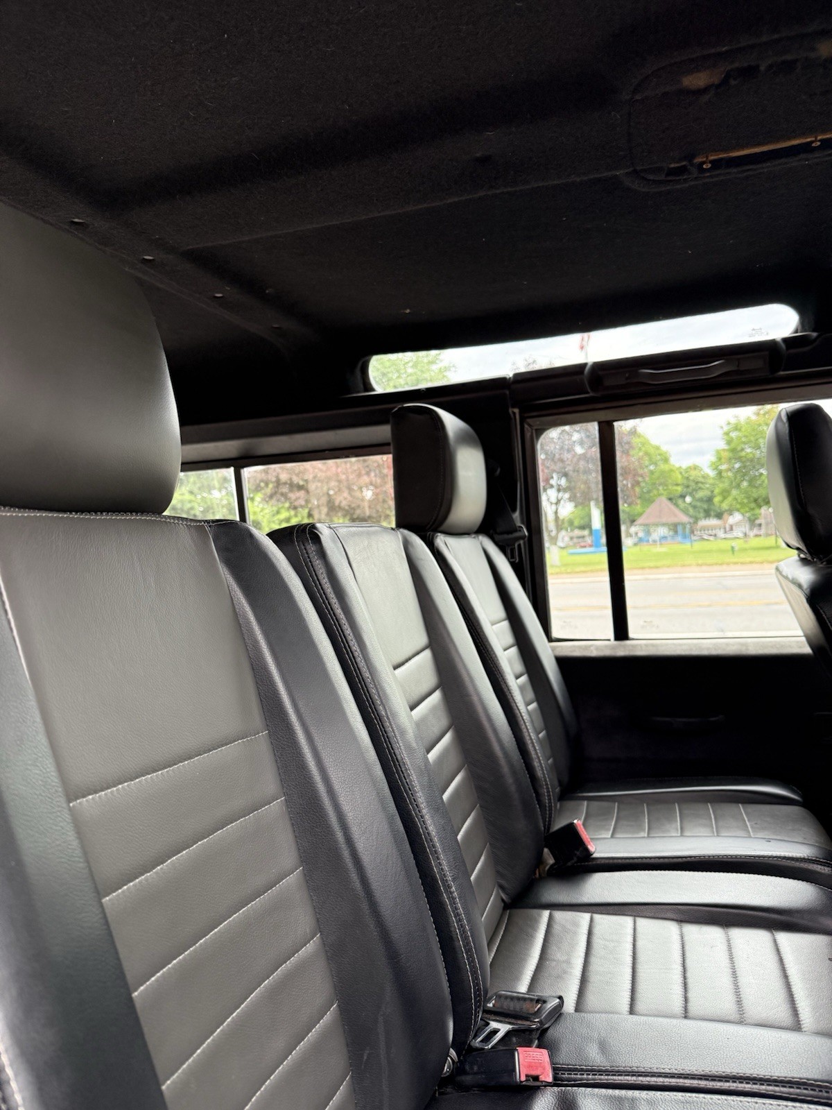 Land-Rover-Defender-1996-SUV-7
