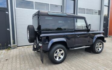 Land-Rover-Defender-1996-SUV-7