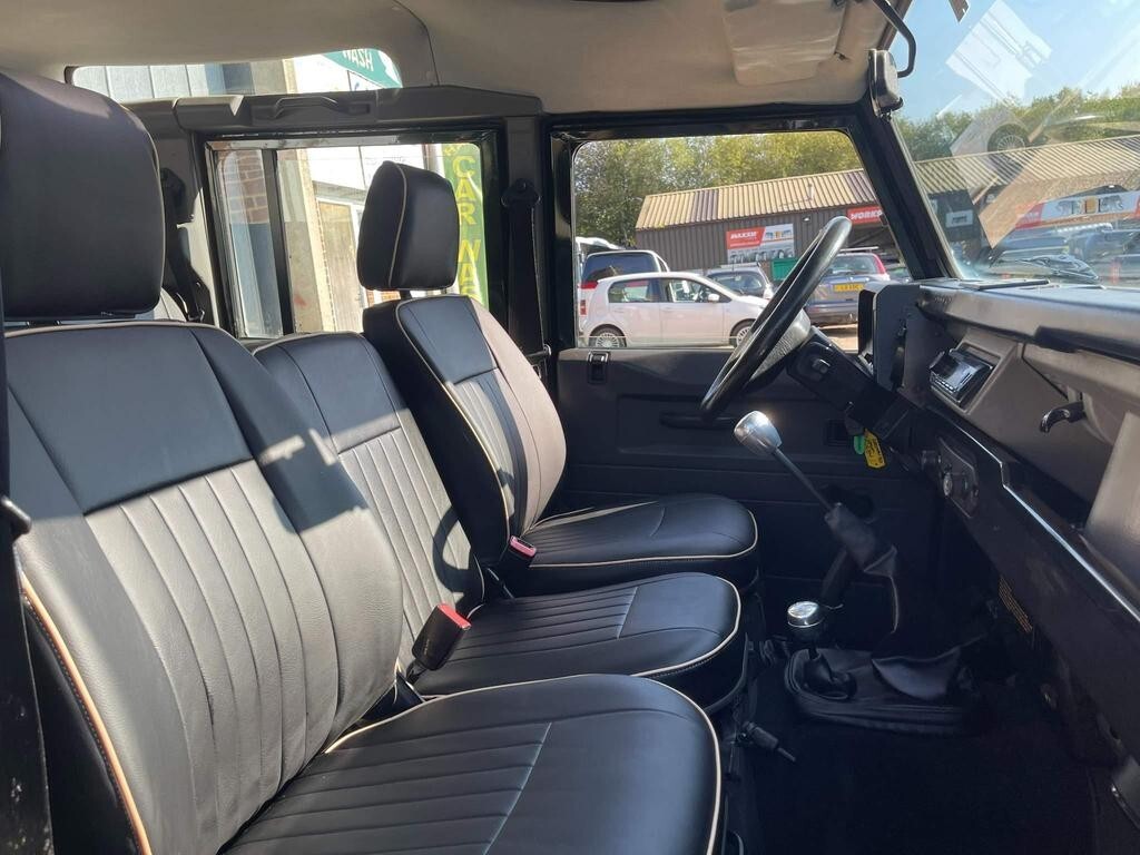 Land-Rover-Defender-1996-SUV-7