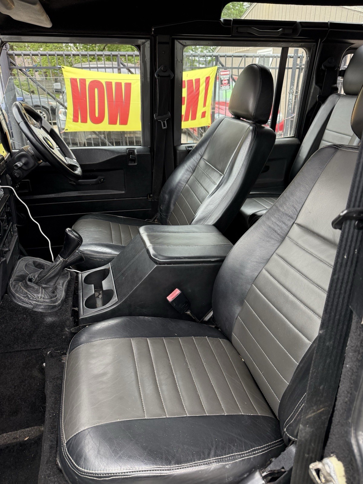 Land-Rover-Defender-1996-SUV-8