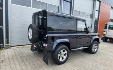 Land-Rover-Defender-1996-SUV-8