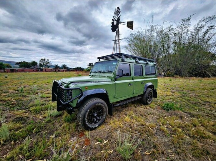 Land-Rover-Defender-1996-SUV-8