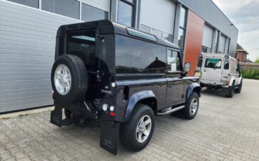 Land-Rover-Defender-1996-SUV-9