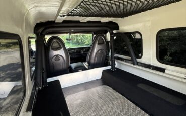 Land-Rover-Defender-1996-SUV-9