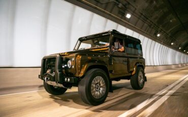 Land-Rover-Defender-1996-SUV-9