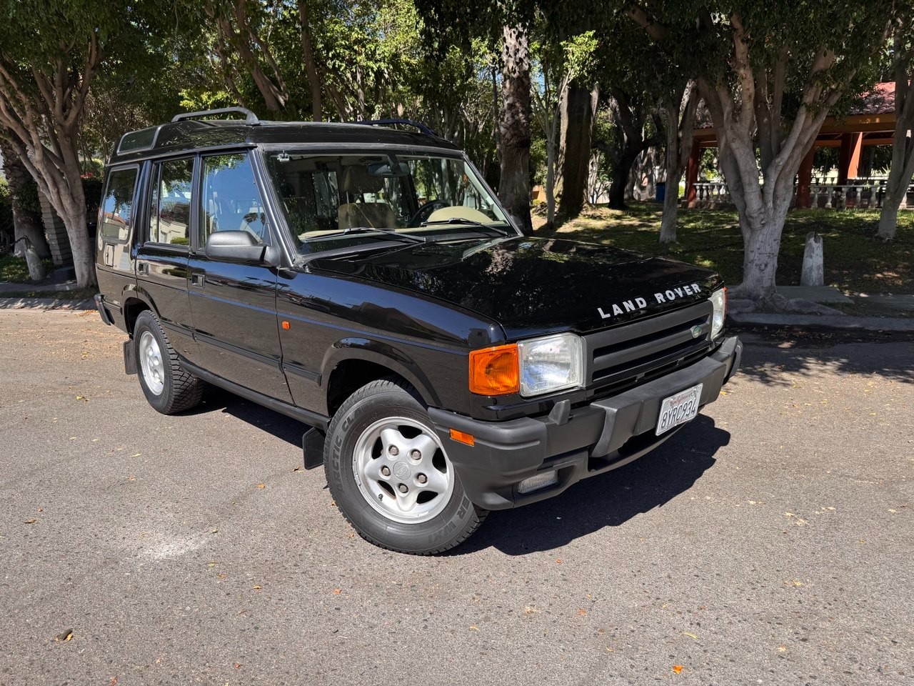 Land-Rover-Discovery-1996-SUV-10