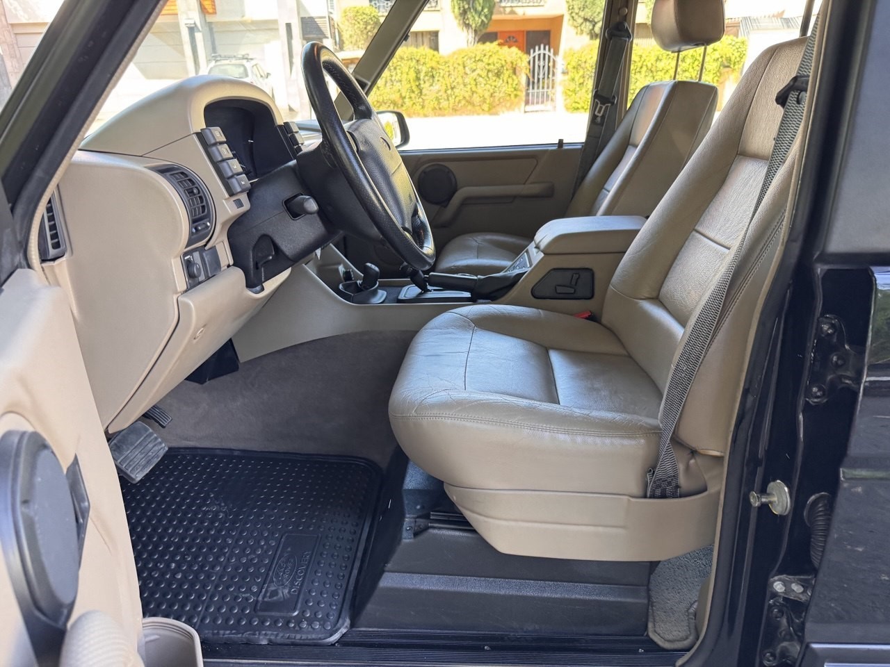 Land-Rover-Discovery-1996-SUV-14