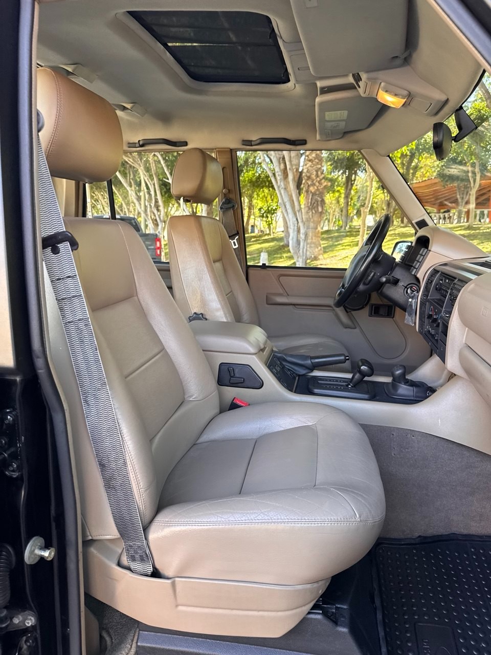 Land-Rover-Discovery-1996-SUV-23