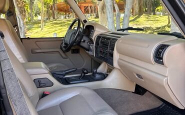Land-Rover-Discovery-1996-SUV-24
