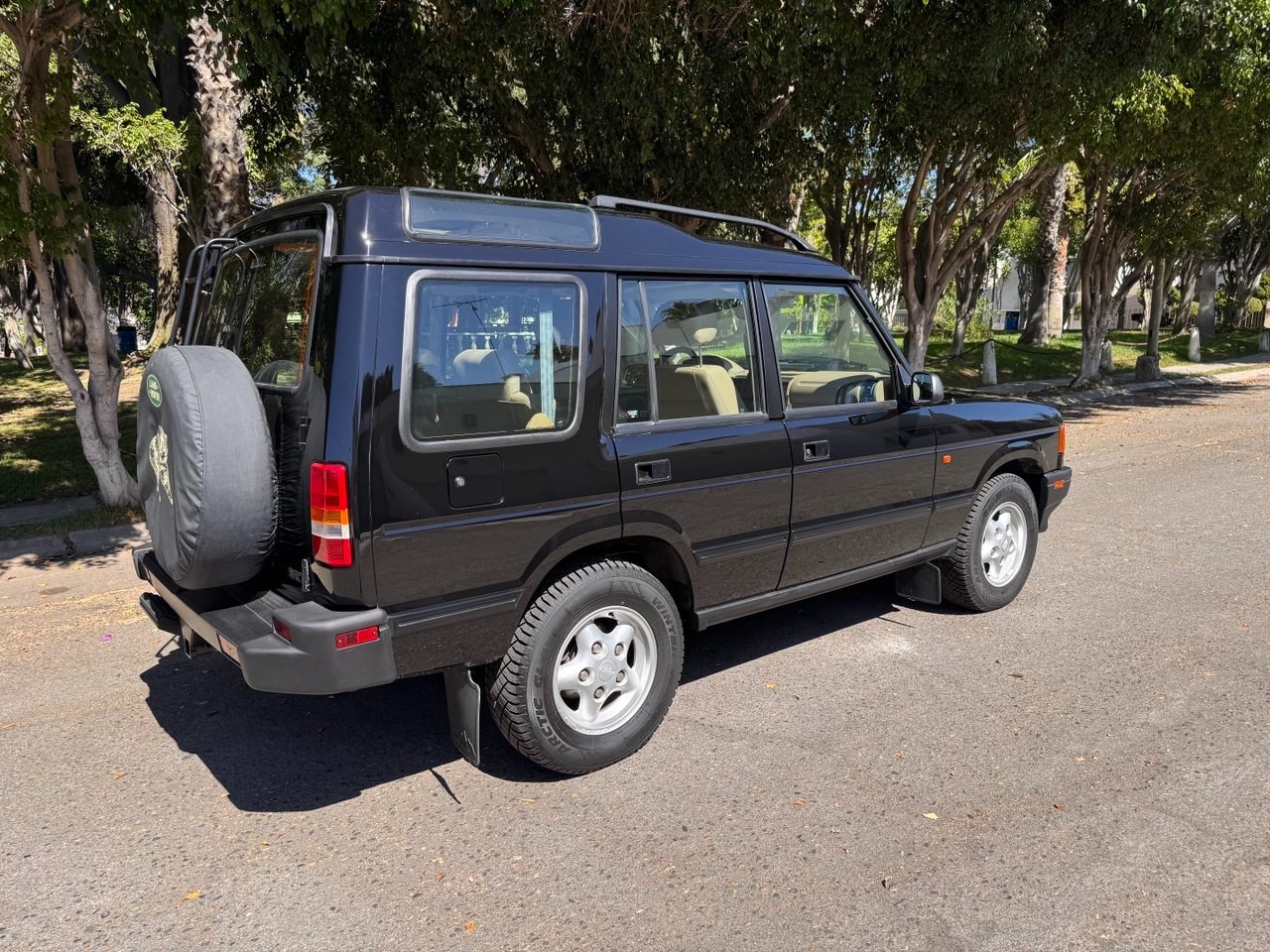 Land-Rover-Discovery-1996-SUV-7