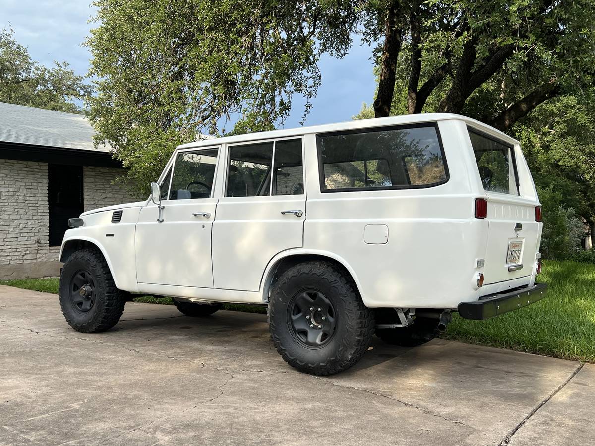 Land-cruiser-fj55-1969-white-2