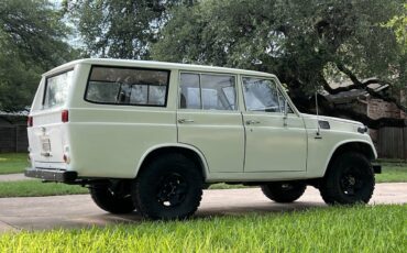 Land-cruiser-fj55-1969-white-4