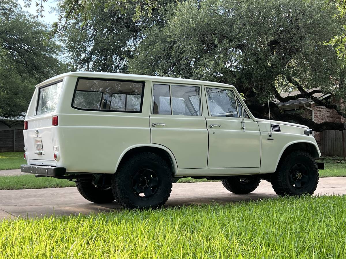Land-cruiser-fj55-1969-white-4