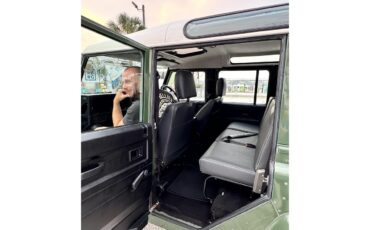 Land-rover-Defender-110-1994-Green-Black-12