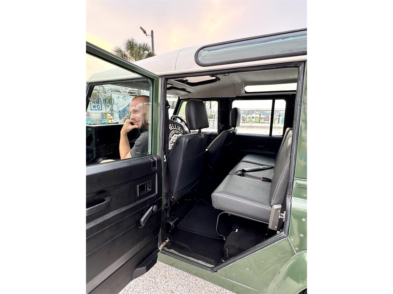 Land-rover-Defender-110-1994-Green-Black-12