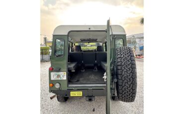 Land-rover-Defender-110-1994-Green-Black-4