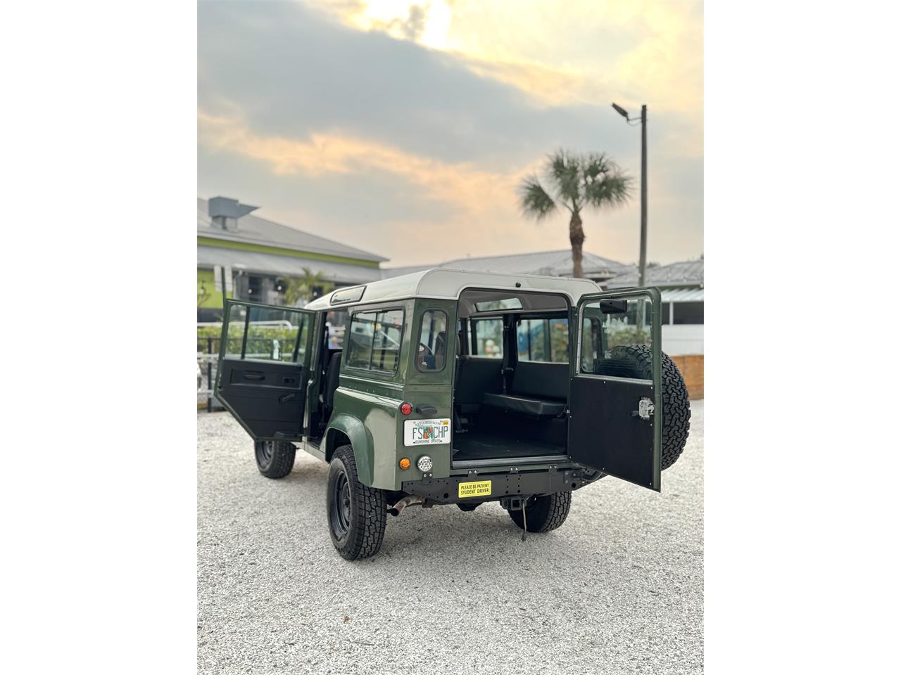 Land-rover-Defender-110-1994-Green-Black-5