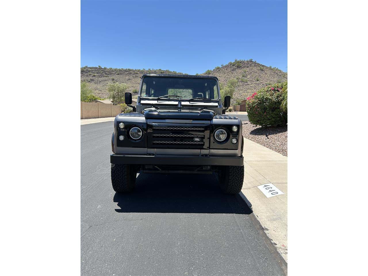Land-rover-Defender-1990-Black-and-Greygreen-Black-1