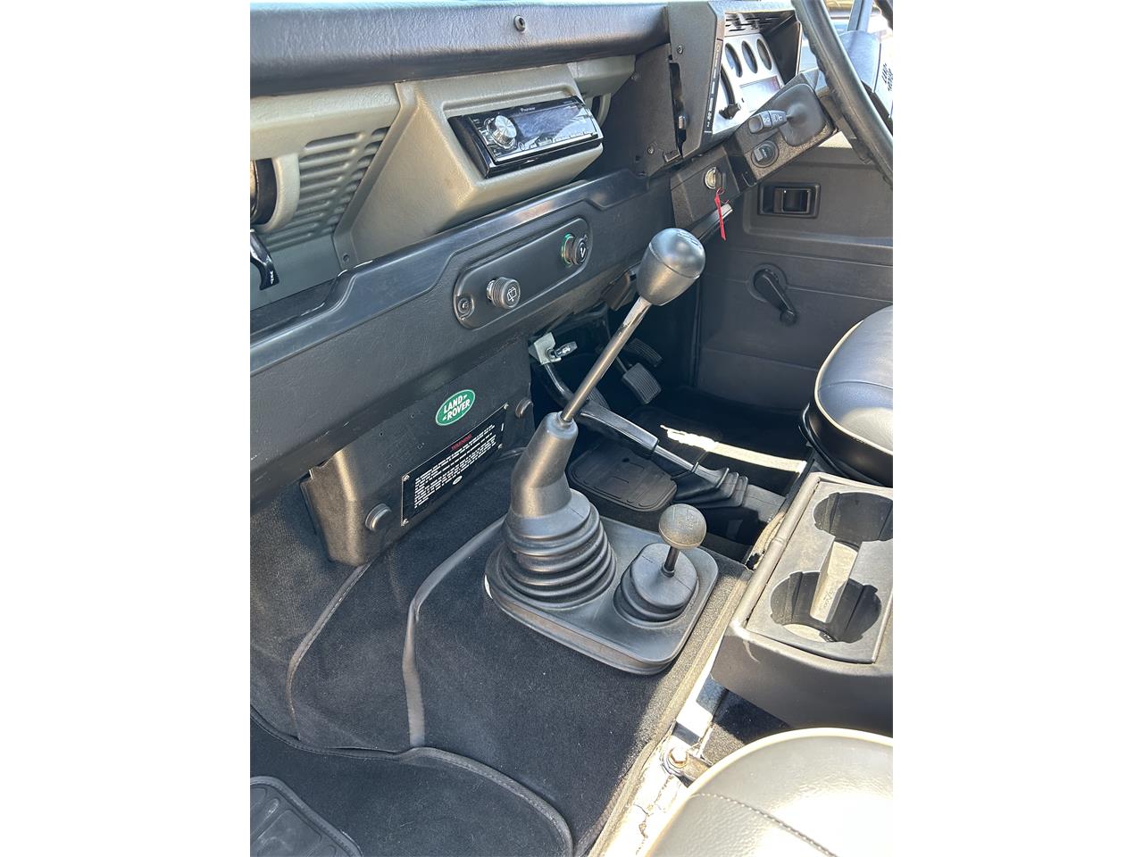 Land-rover-Defender-1990-Black-and-Greygreen-Black-11