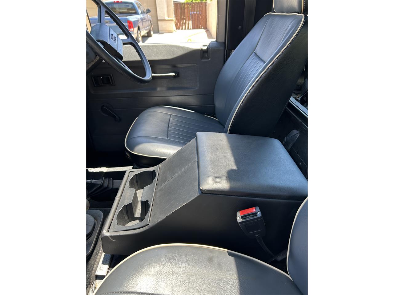 Land-rover-Defender-1990-Black-and-Greygreen-Black-12