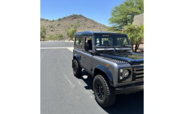 Land-rover-Defender-1990-Black-and-Greygreen-Black-3
