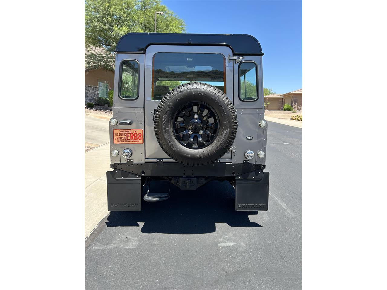Land-rover-Defender-1990-Black-and-Greygreen-Black-6