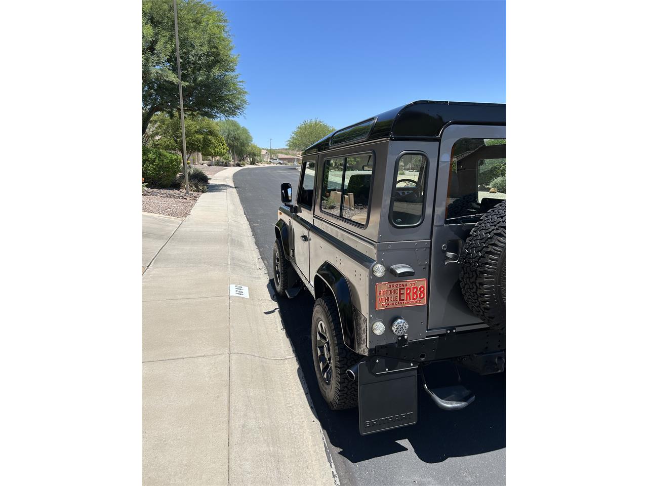 Land-rover-Defender-1990-Black-and-Greygreen-Black-7
