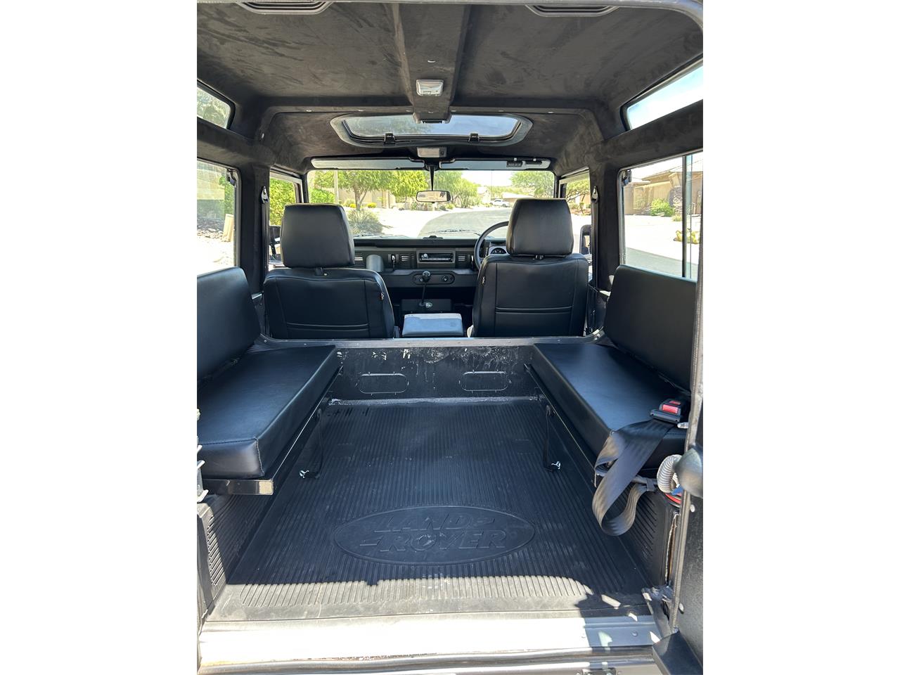 Land-rover-Defender-1990-Black-and-Greygreen-Black-8