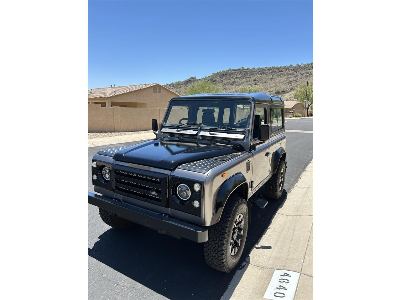Land-rover-Defender-1990-Black-and-Greygreen-Black