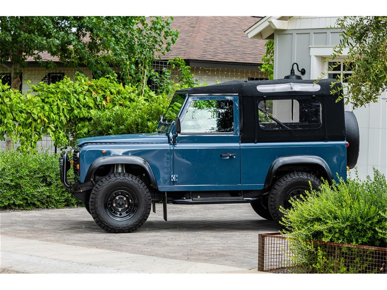 Land-rover-Defender-1994-Arles-Blue-Black-17