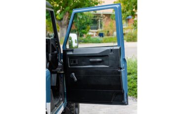 Land-rover-Defender-1994-Arles-Blue-Black-32
