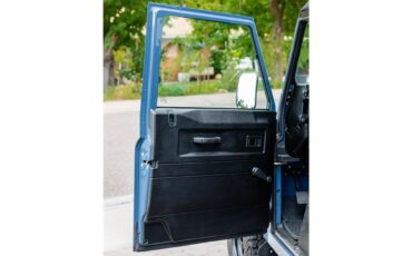 Land-rover-Defender-1994-Arles-Blue-Black-33