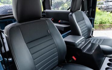 Land-rover-Defender-1994-Arles-Blue-Black-39