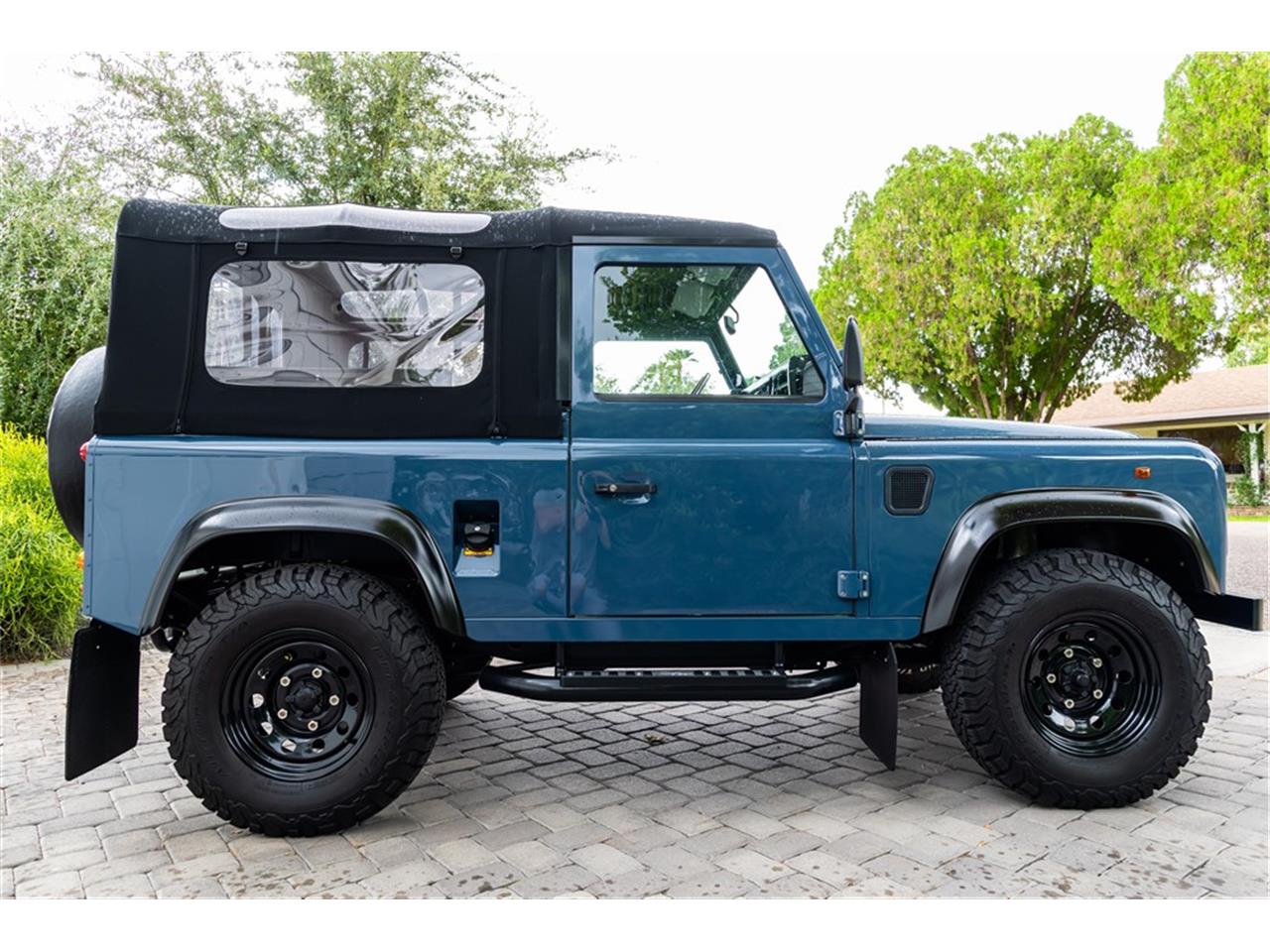 Land-rover-Defender-1994-Arles-Blue-Black-4