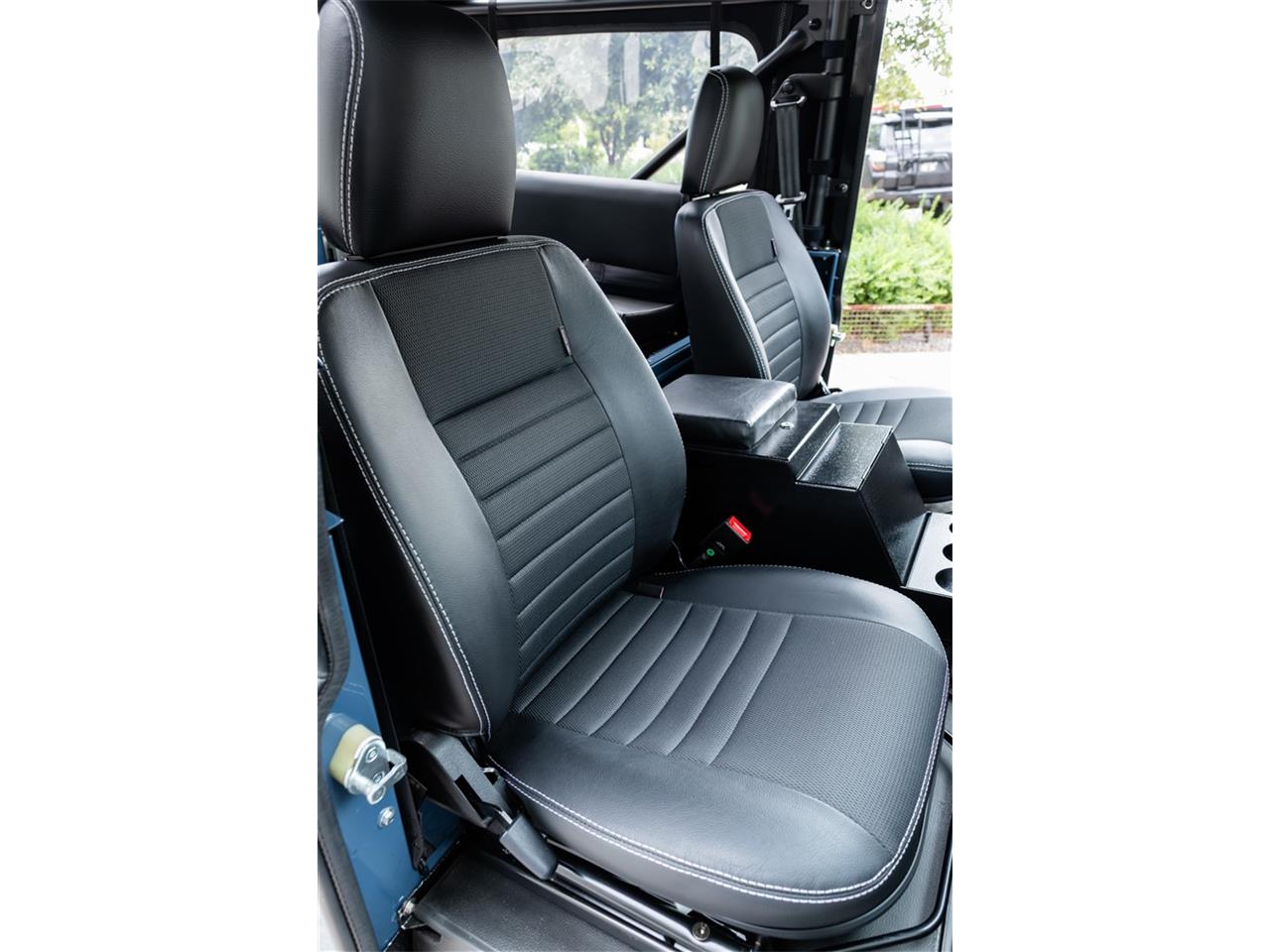Land-rover-Defender-1994-Arles-Blue-Black-50